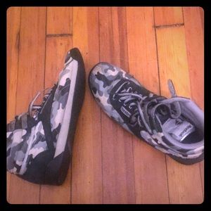 High top Reebok vintage camo sneaker